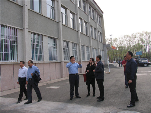公司领导到陪同福瑞邦杜军副总经理考察学院
