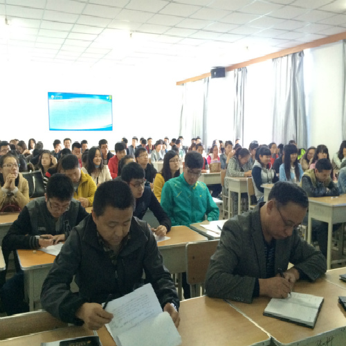 同学们认真听取老师建议